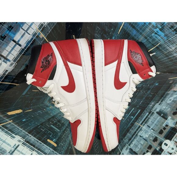 Nike Air Jordan 1 Retro High OG Chicago White Red Black Size 10 555088-161 - Picture 2 of 11
